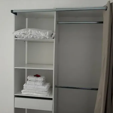 Rénové, Rdc, Proche Commodités Appartement
